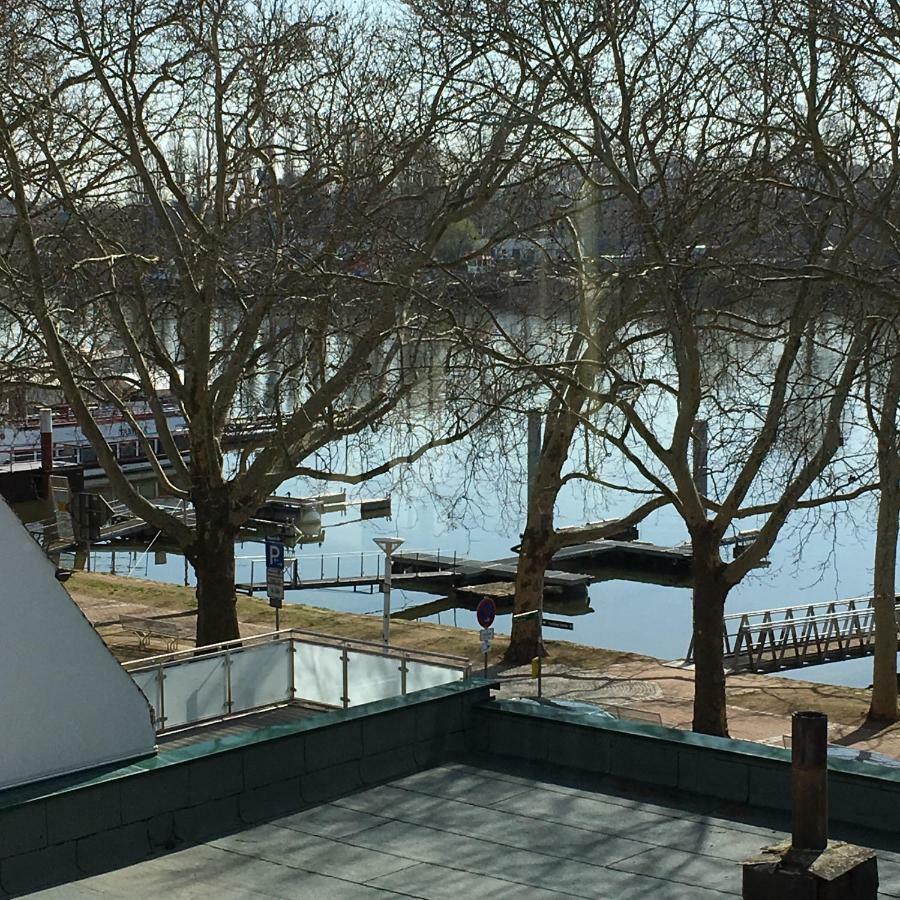 Schmuckkaestle Am Hafen Lägenhet Wiesbaden Exteriör bild